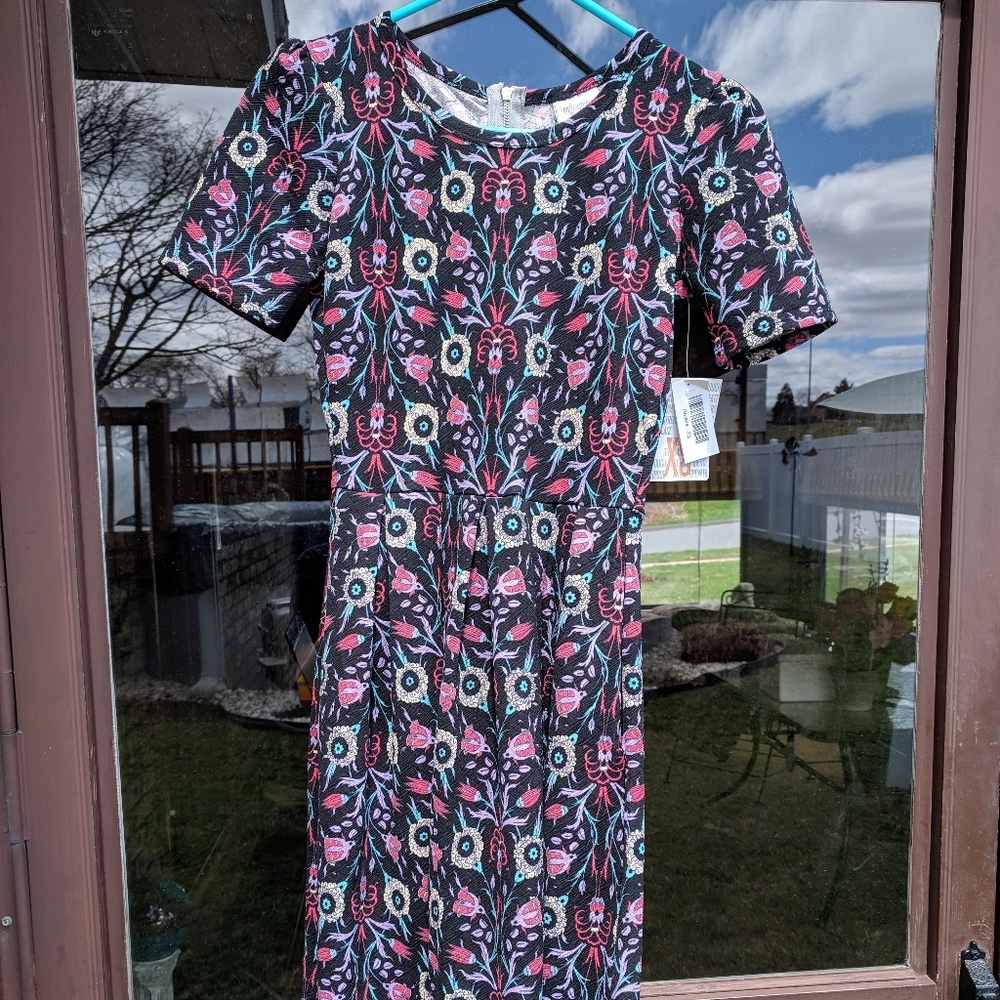 LuLaRoe XS Amelia Floral Print
